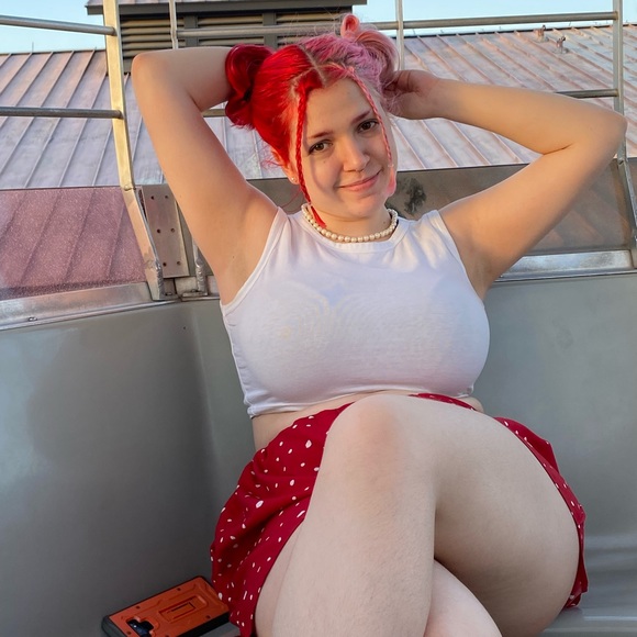 Meet your Posher, Taylor - Picture 1 of 1